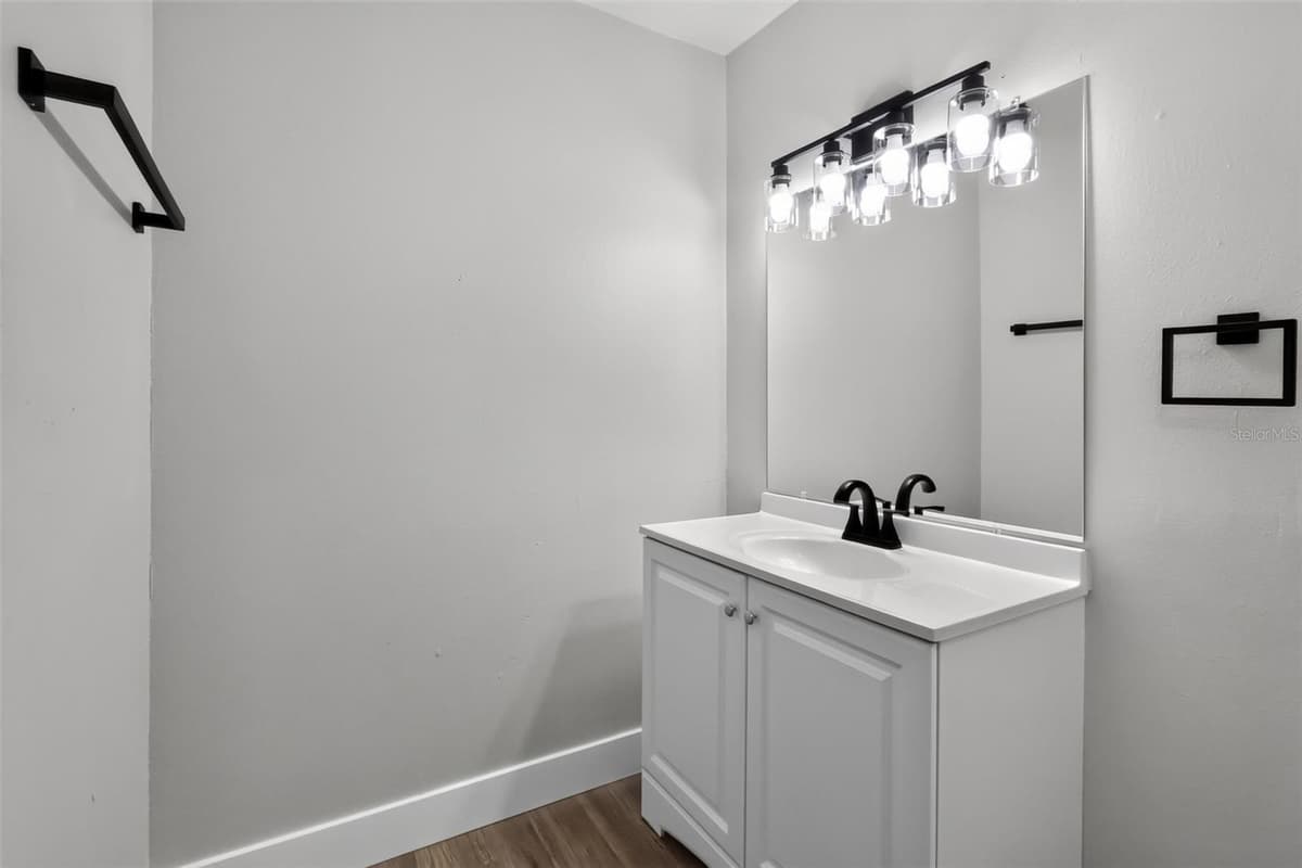 1651 GRANADA BOULEVARD — photo 16 of 57