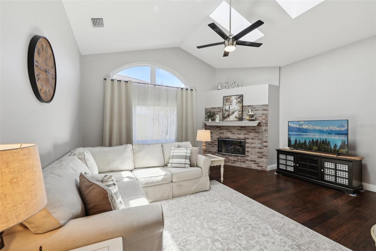 954 COBBLESTONE LANE — photo 13 of 76