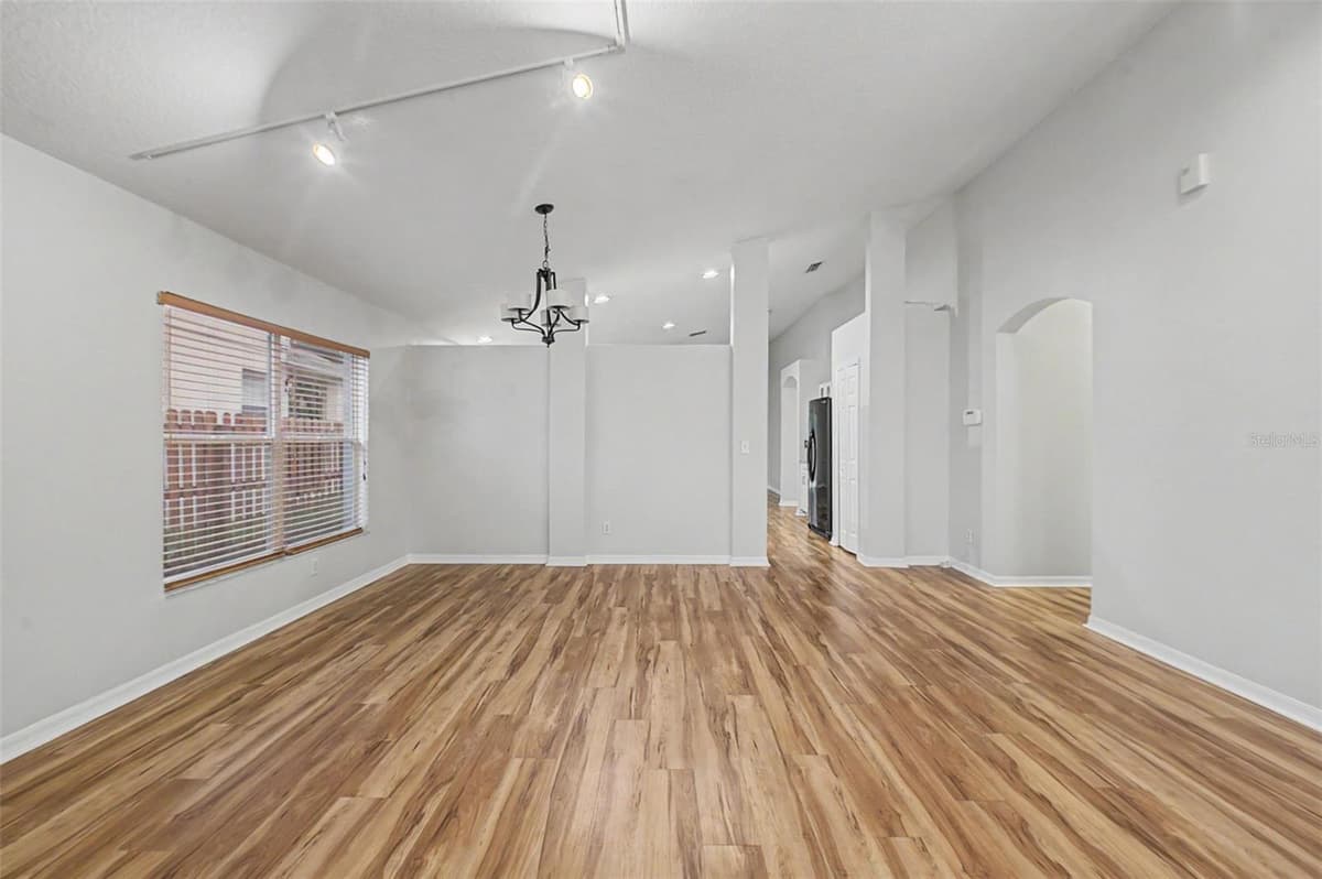 6222 CRICKETHOLLOW DRIVE — photo 15 of 35