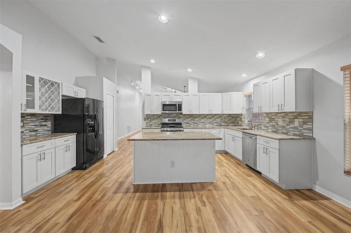 6222 CRICKETHOLLOW DRIVE — photo 7 of 35
