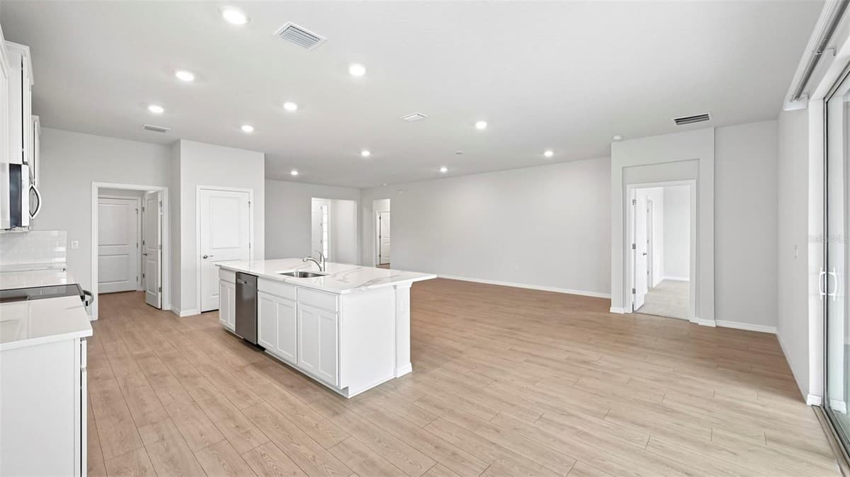18107 TAVERNSIDE TRAIL — photo 12 of 54