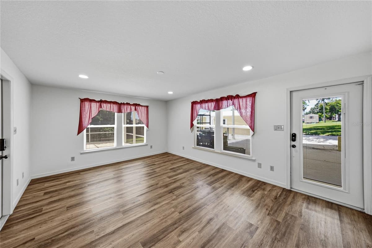 1018 TOWER LANE — photo 70 of 80