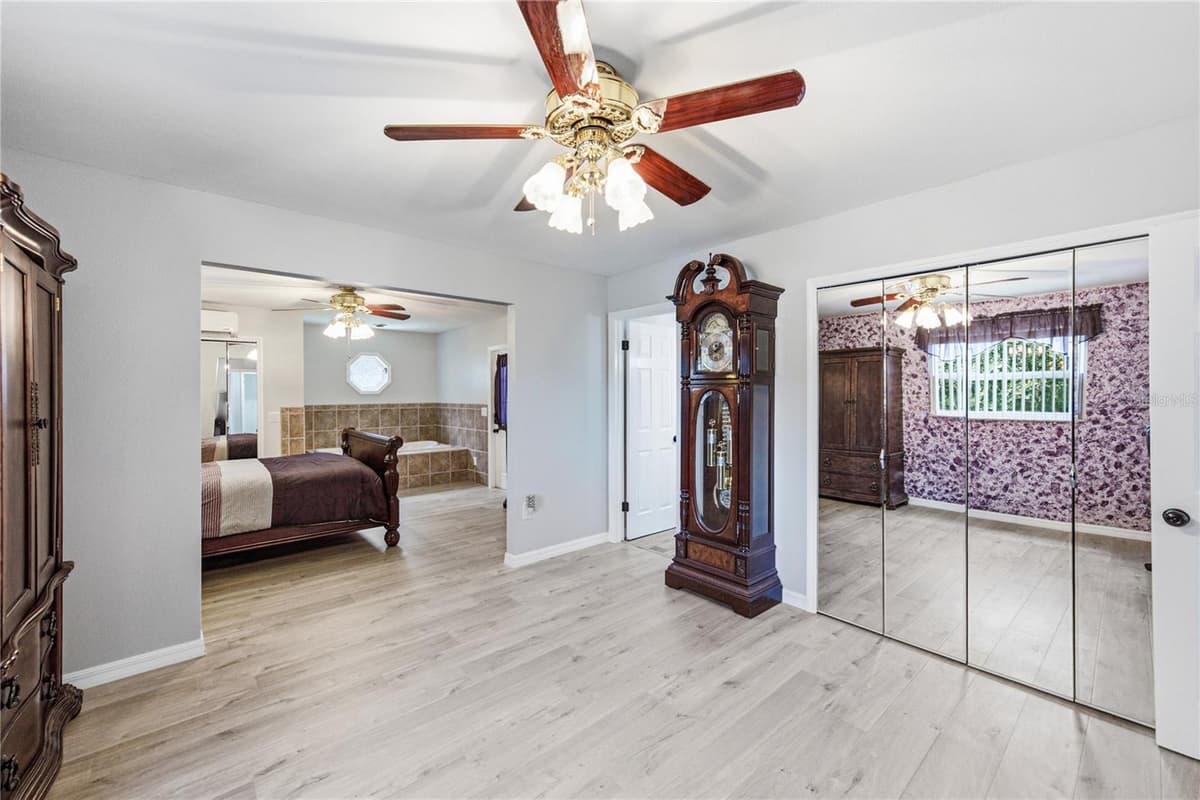 1018 TOWER LANE — photo 31 of 80