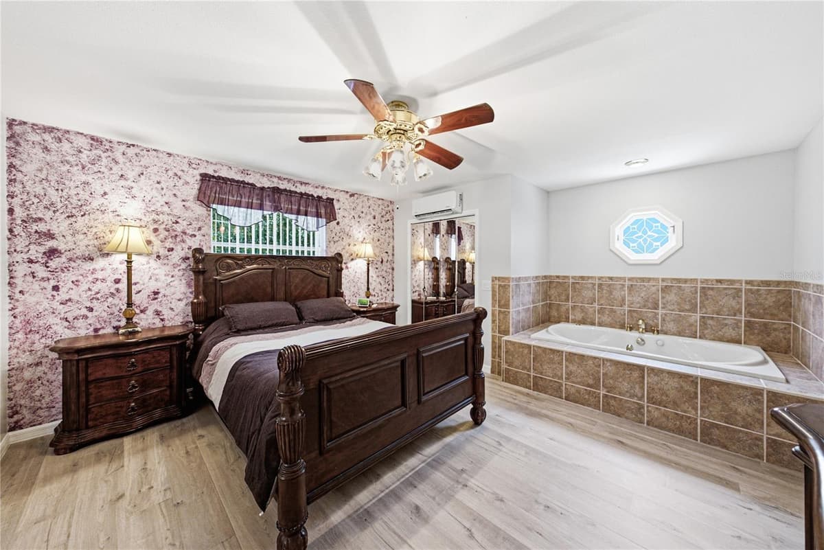 1018 TOWER LANE — photo 32 of 80