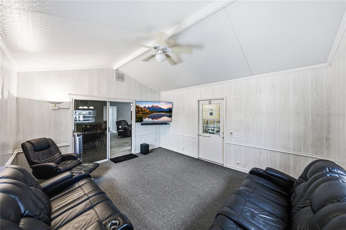 1018 TOWER LANE — photo 41 of 80