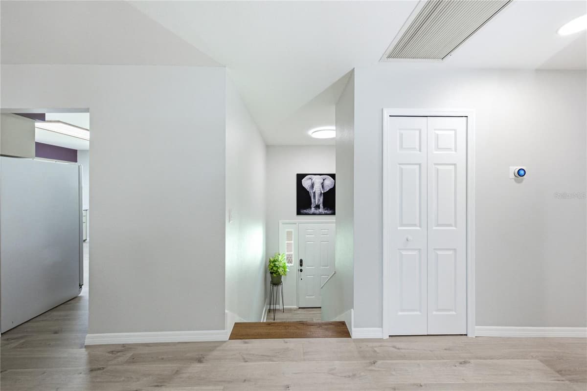 1018 TOWER LANE — photo 10 of 80