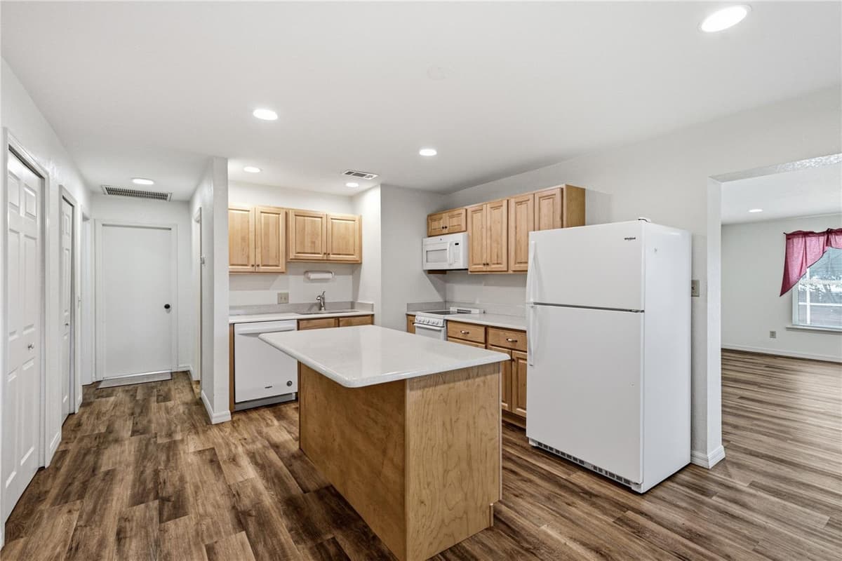 1018 TOWER LANE — photo 63 of 80