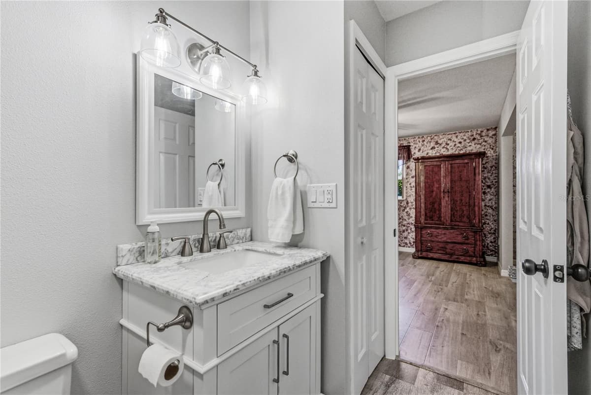 1018 TOWER LANE — photo 37 of 80