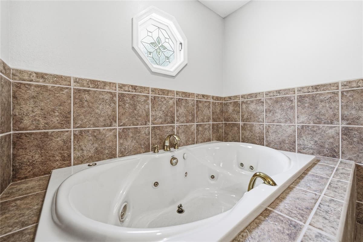 1018 TOWER LANE — photo 35 of 80