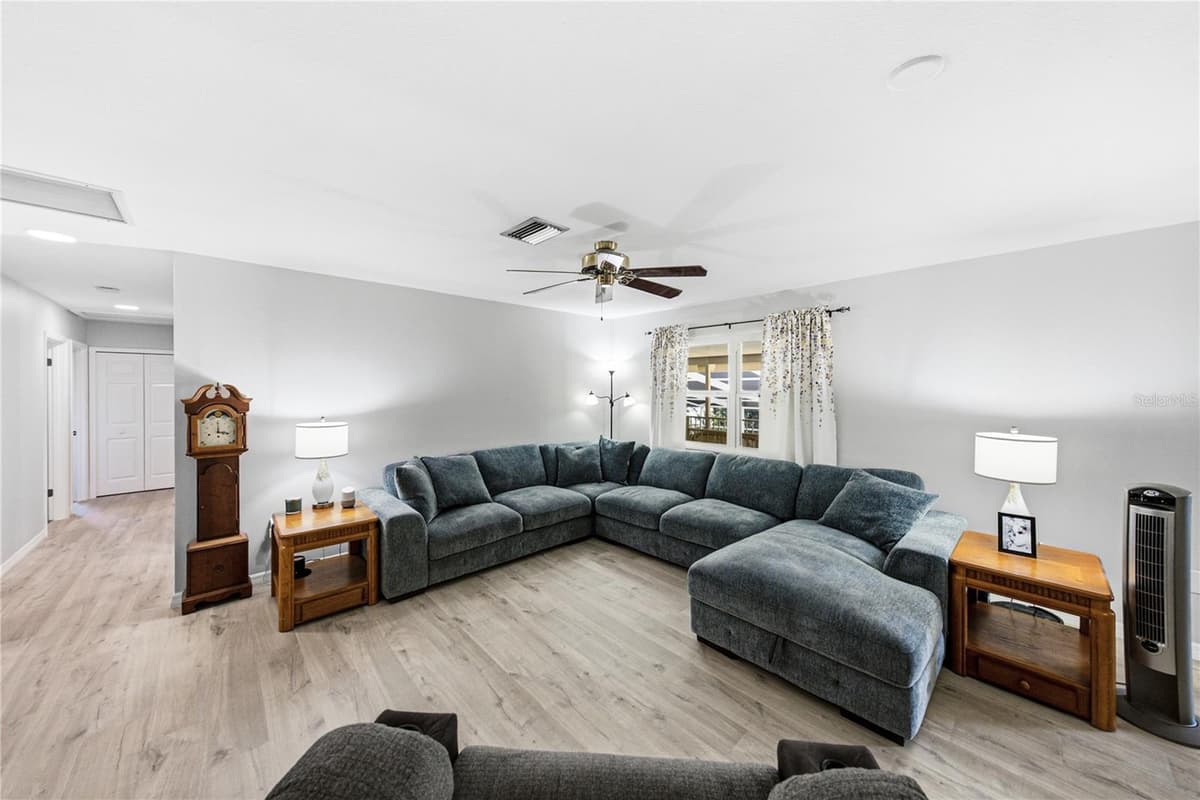 1018 TOWER LANE — photo 13 of 80