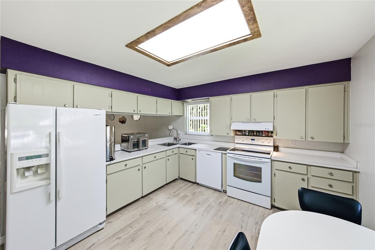 1018 TOWER LANE — photo 17 of 80