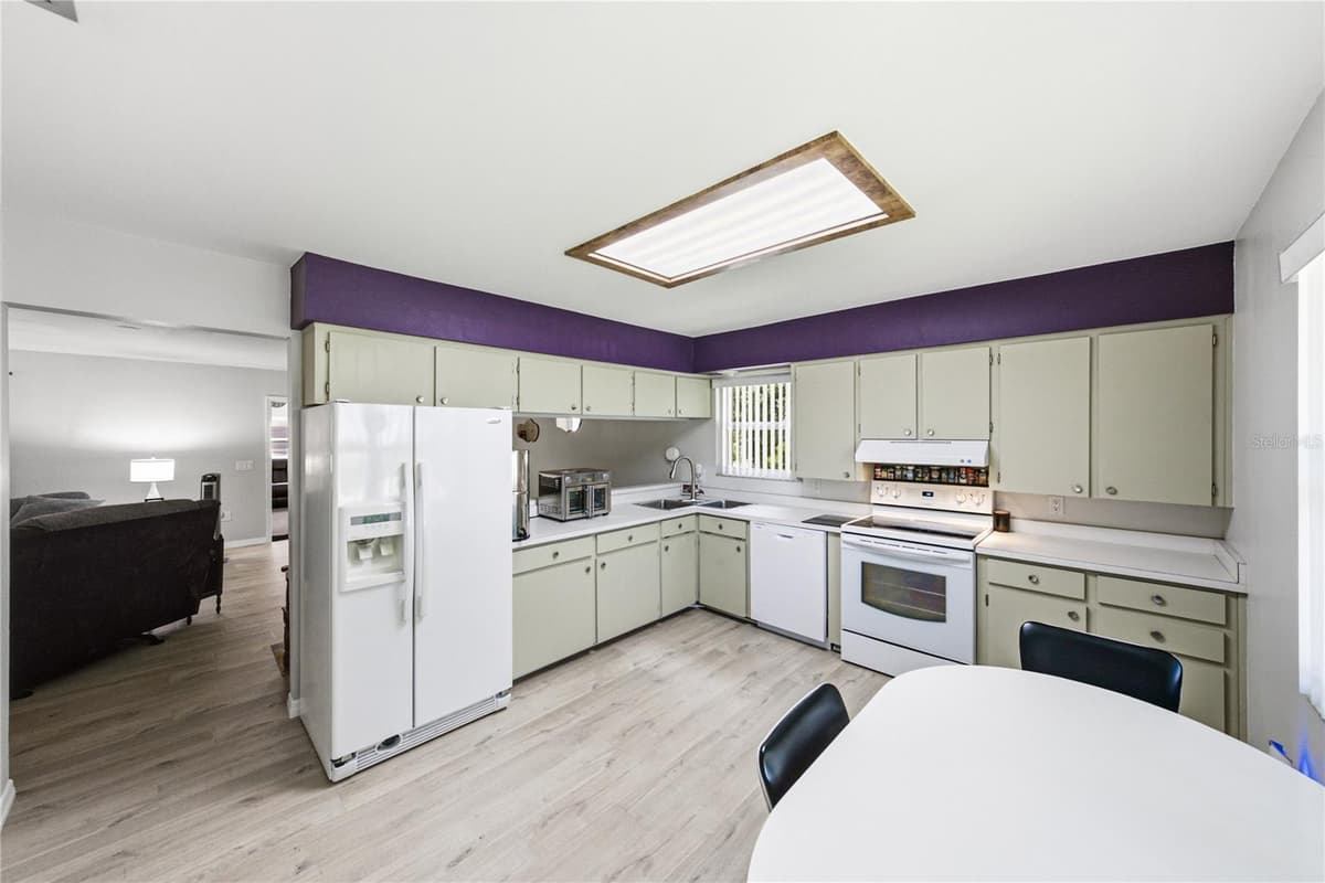 1018 TOWER LANE — photo 16 of 80