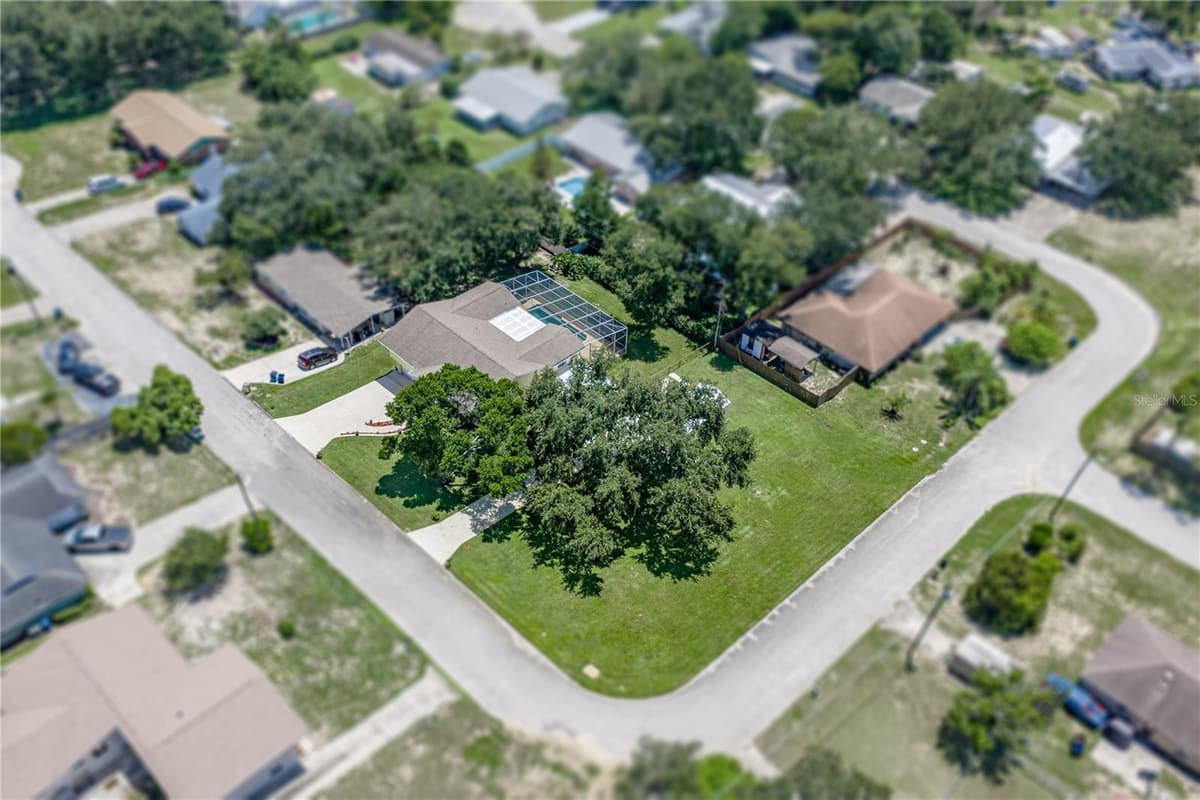 1018 TOWER LANE — photo 5 of 80