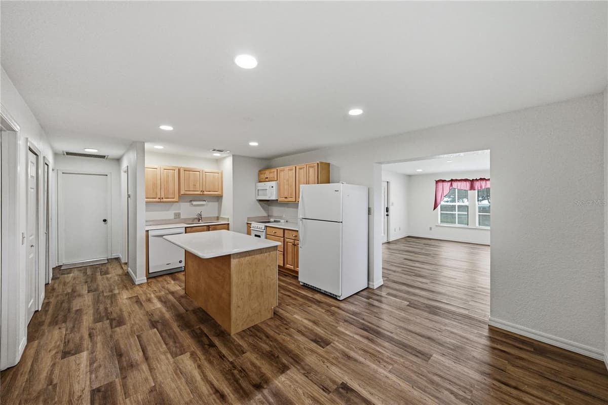 1018 TOWER LANE — photo 66 of 80
