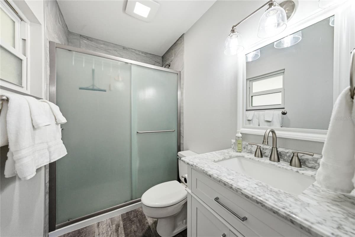 1018 TOWER LANE — photo 36 of 80