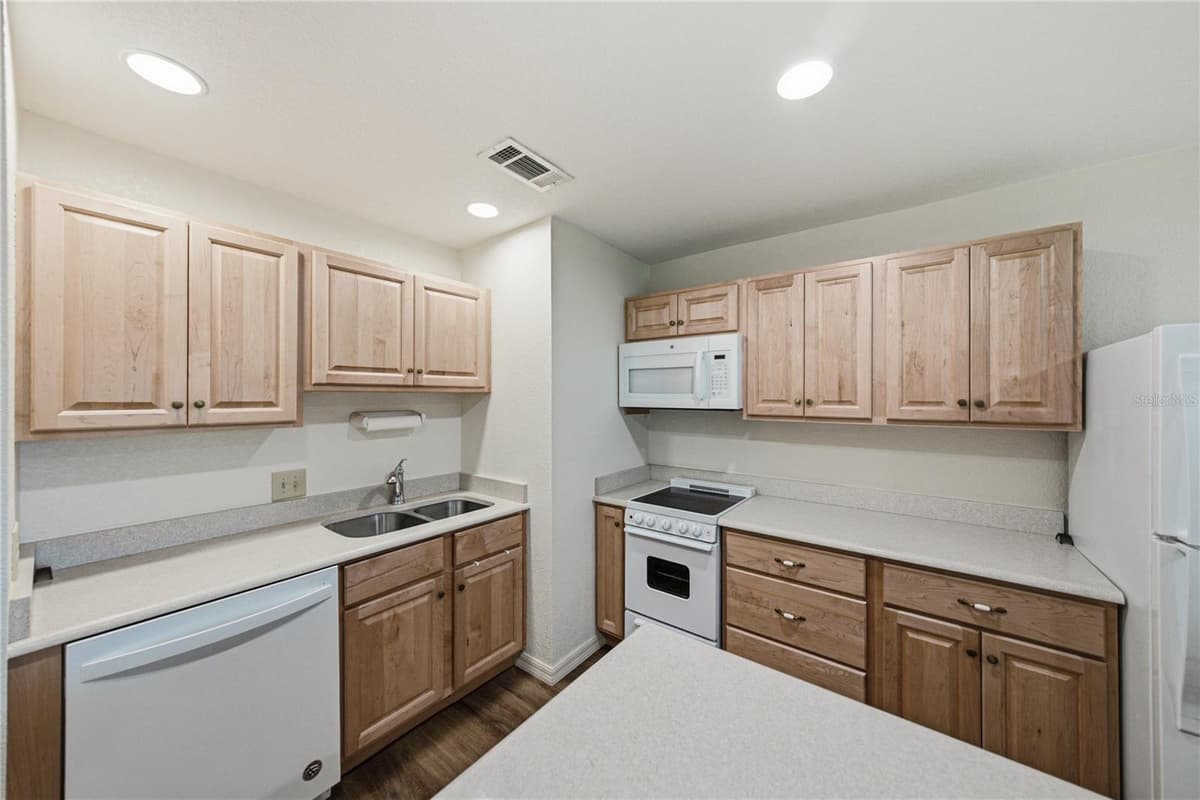 1018 TOWER LANE — photo 64 of 80