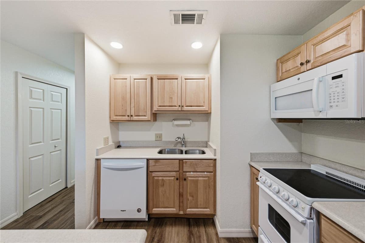1018 TOWER LANE — photo 65 of 80