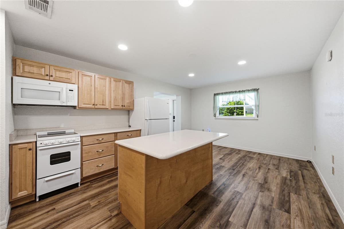 1018 TOWER LANE — photo 62 of 80