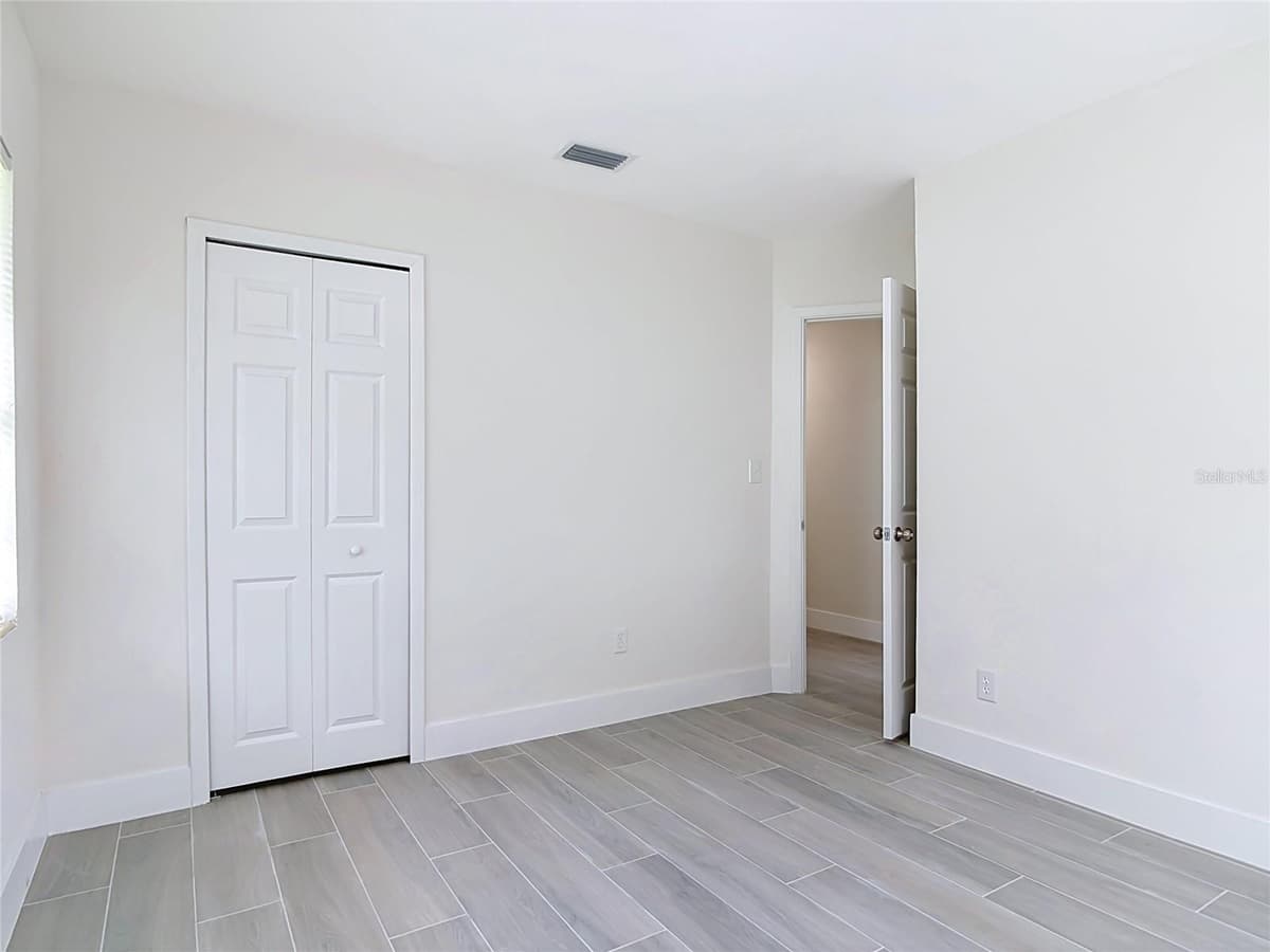 303 LAKE GERTIE ROAD — photo 19 of 35