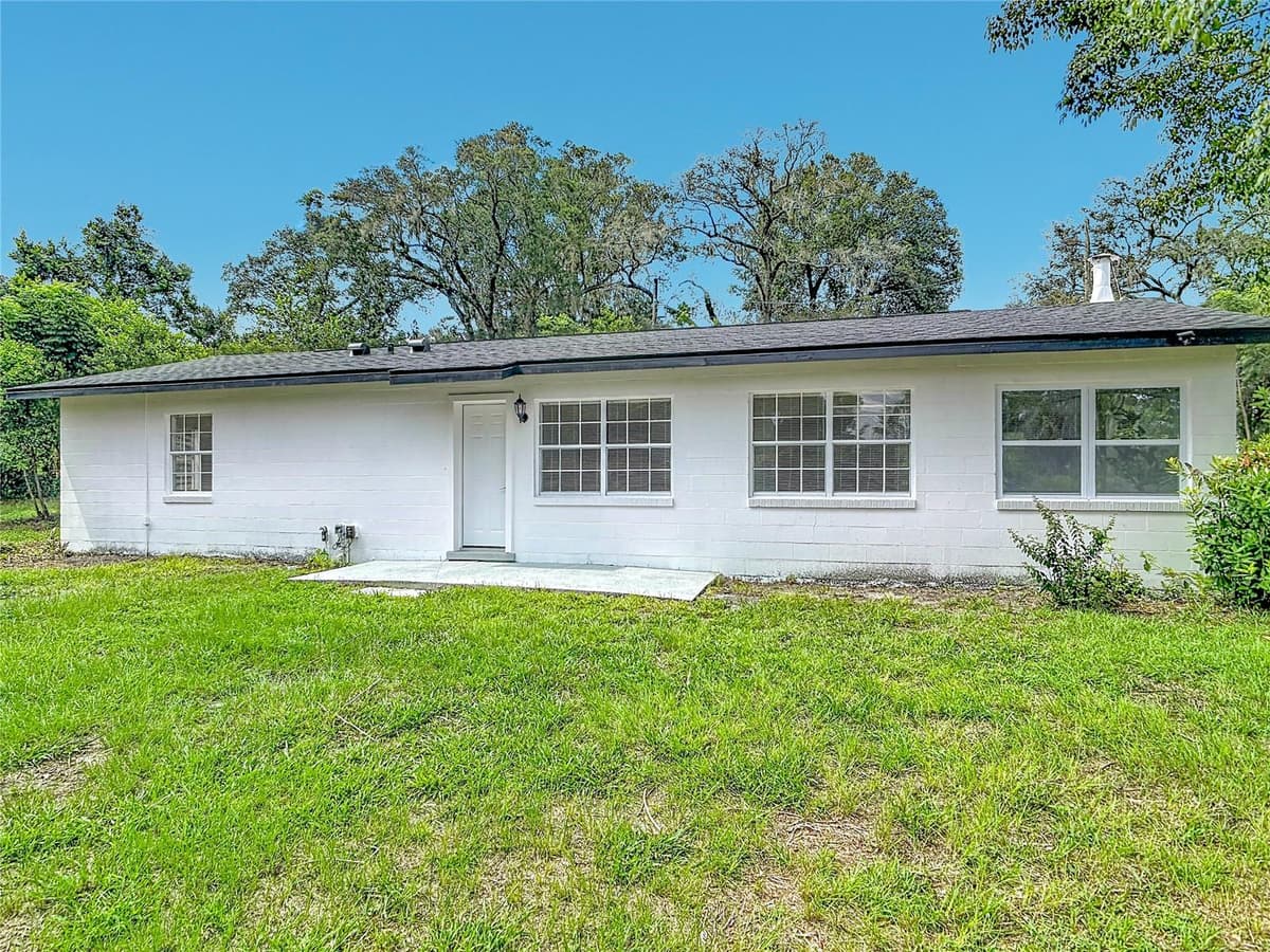 303 LAKE GERTIE ROAD — photo 3 of 35