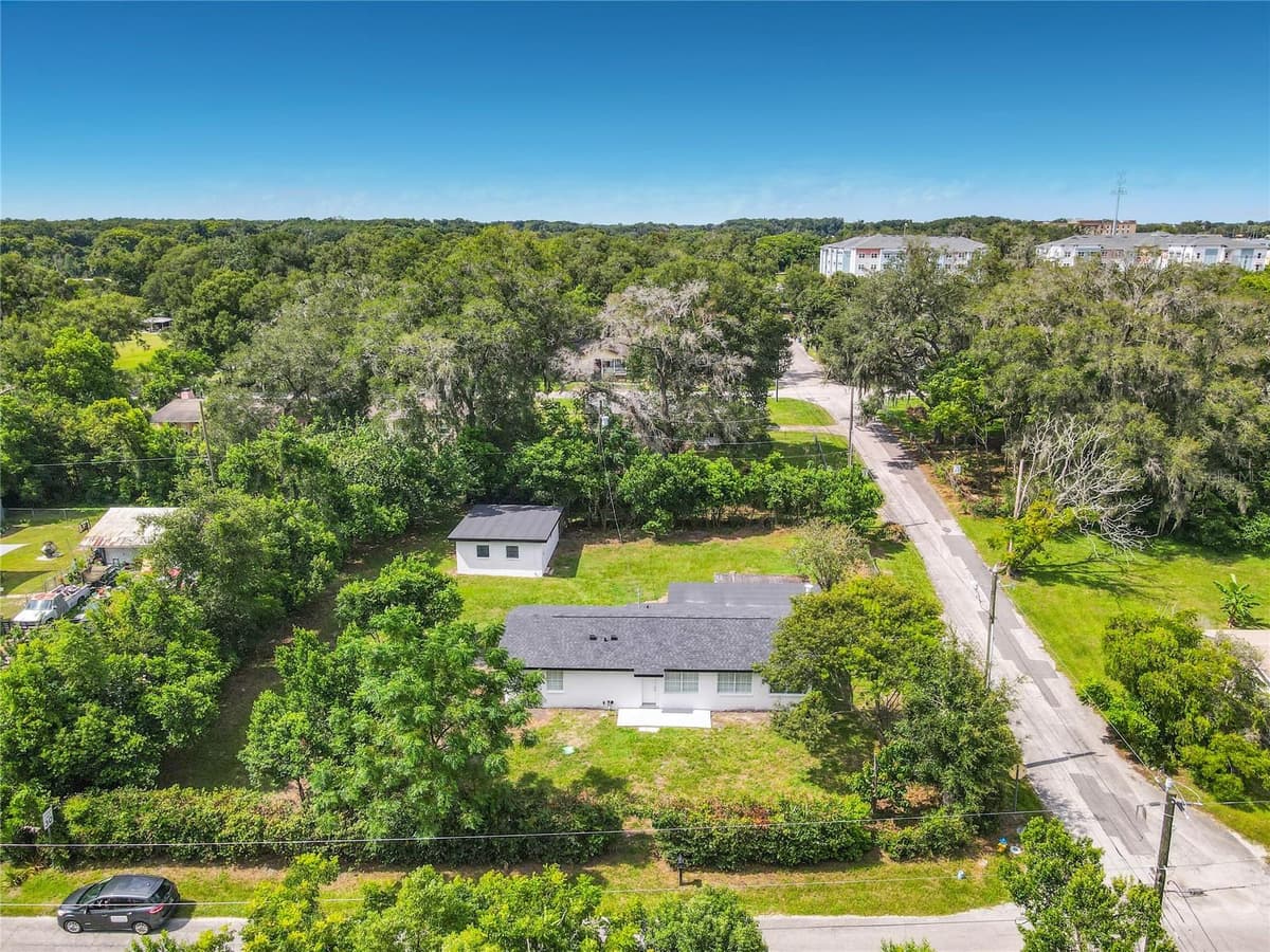 303 LAKE GERTIE ROAD — photo 4 of 35