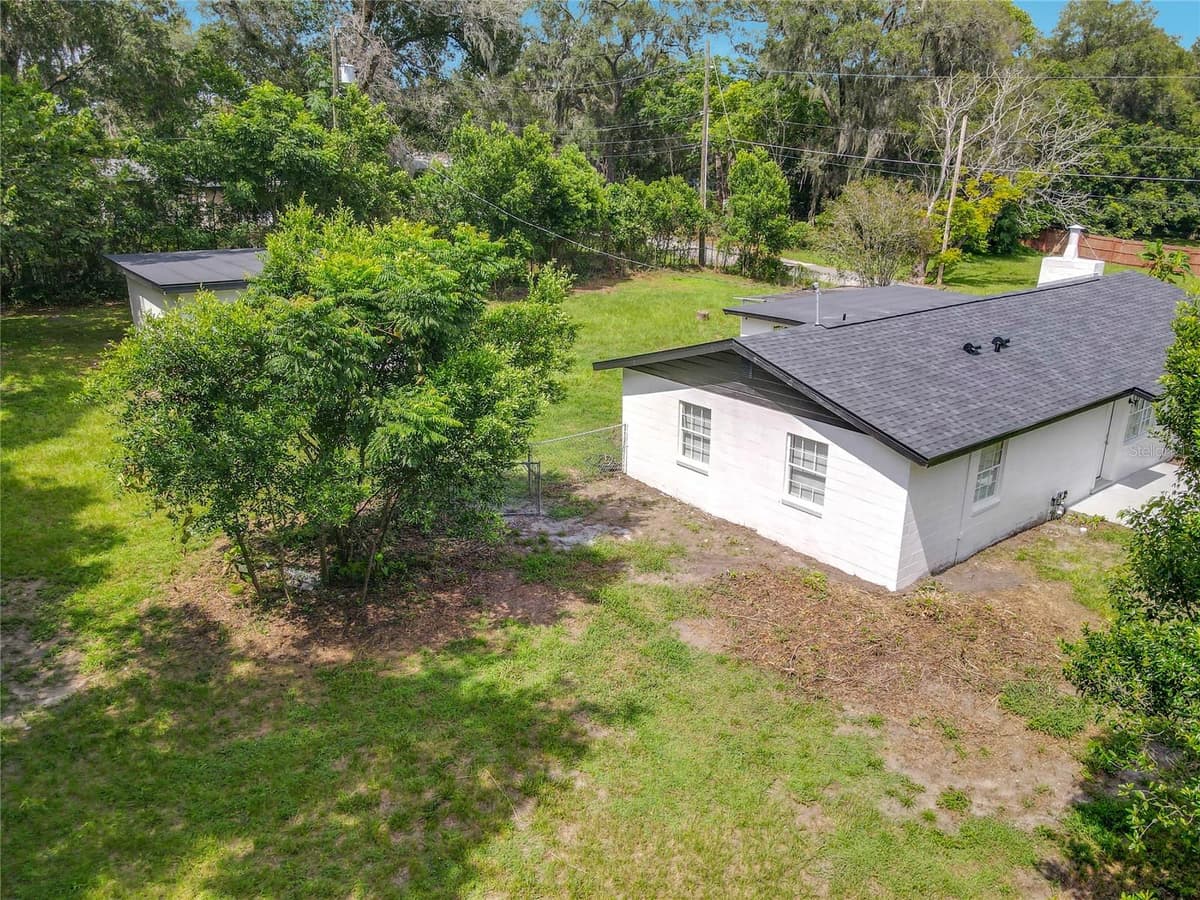 303 LAKE GERTIE ROAD — photo 33 of 35