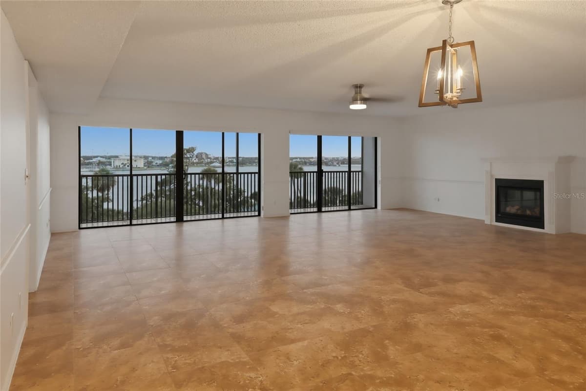 944 PENINSULA DRIVE — photo 4 of 39