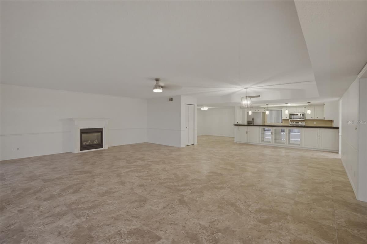 944 PENINSULA DRIVE — photo 10 of 39