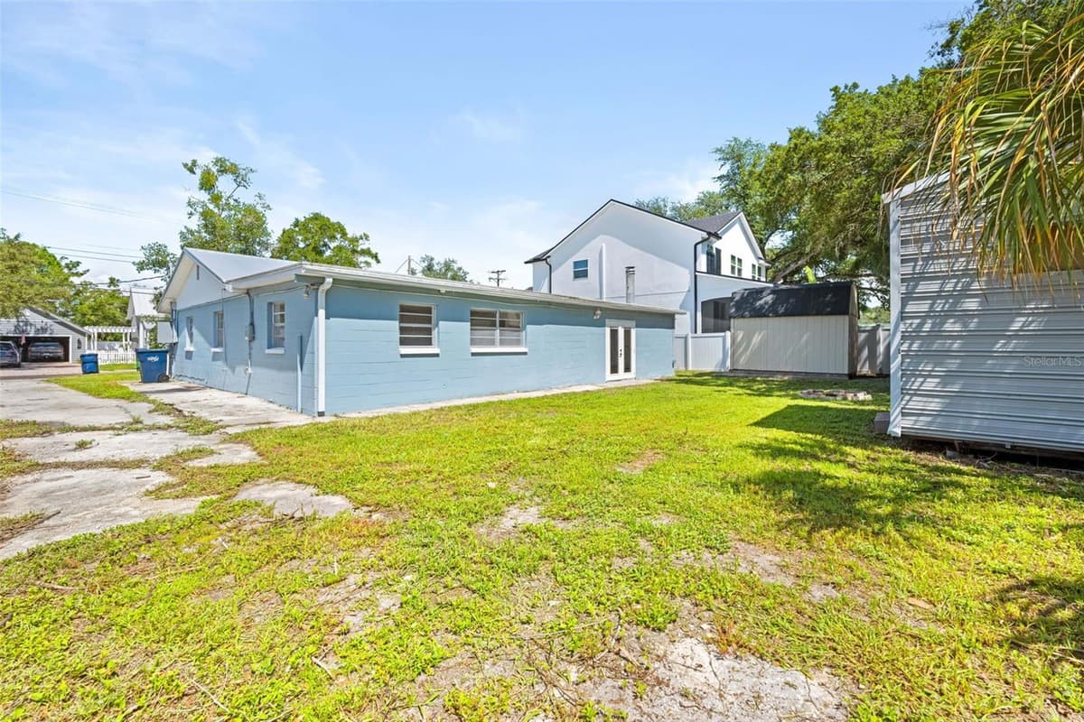 6928 WEST SHORE BOULEVARD — photo 7 of 49