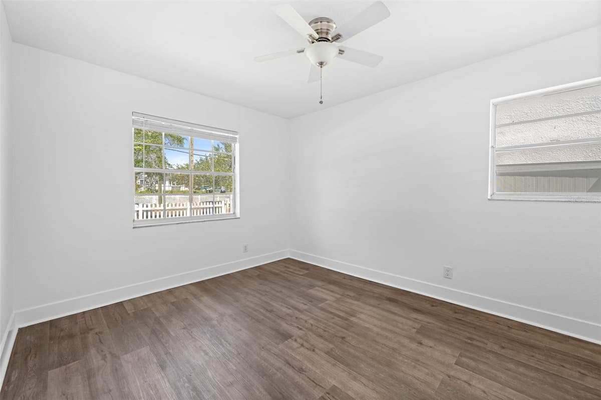 6928 WEST SHORE BOULEVARD — photo 17 of 49