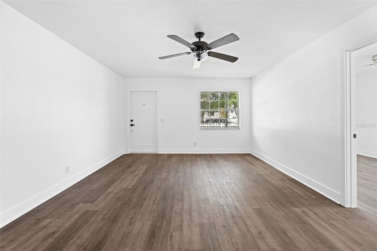 6928 WEST SHORE BOULEVARD — photo 12 of 49