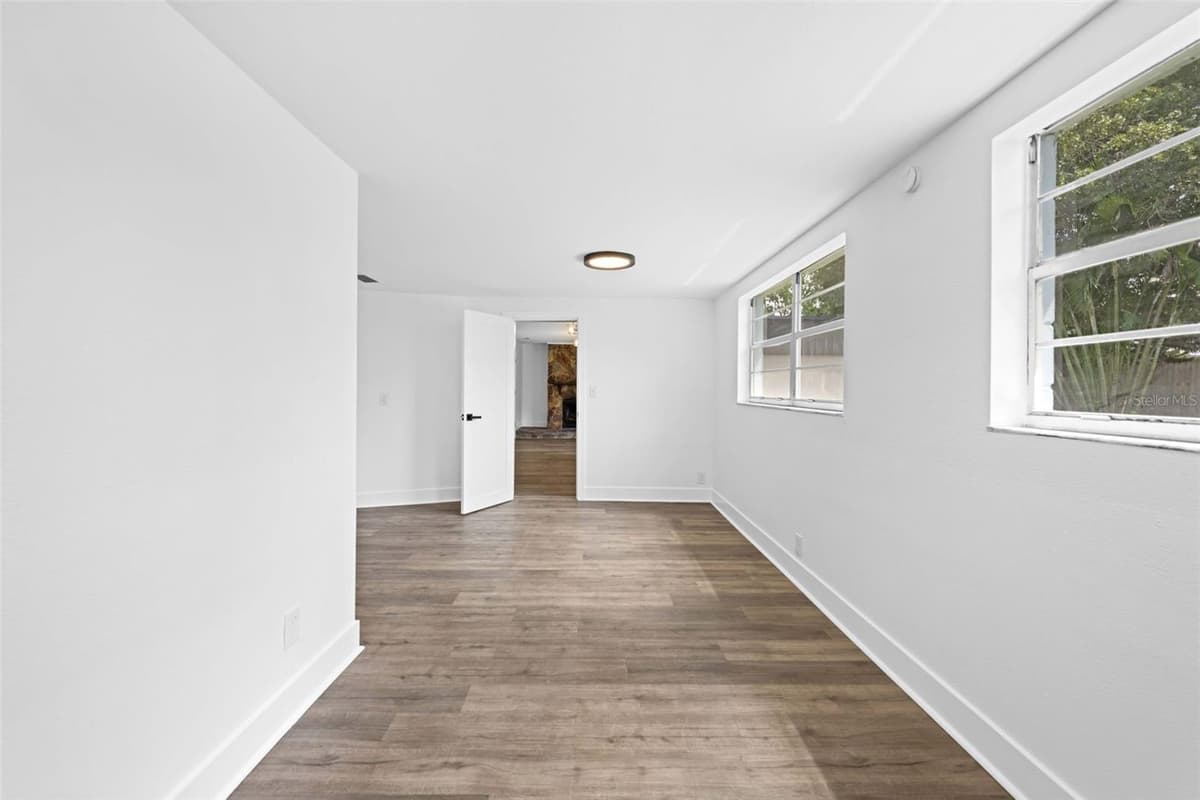 6928 WEST SHORE BOULEVARD — photo 37 of 49