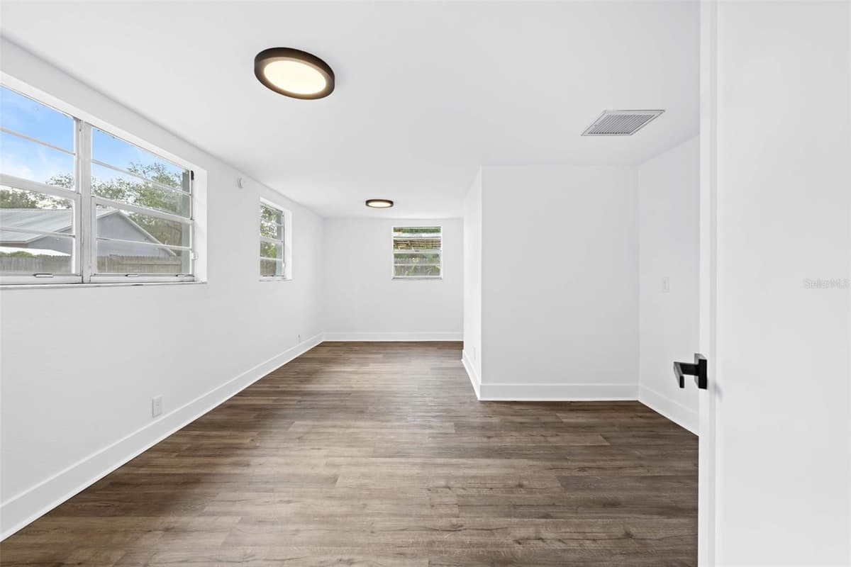6928 WEST SHORE BOULEVARD — photo 36 of 49