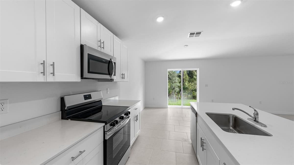 1302 ARROW STREET — photo 14 of 26