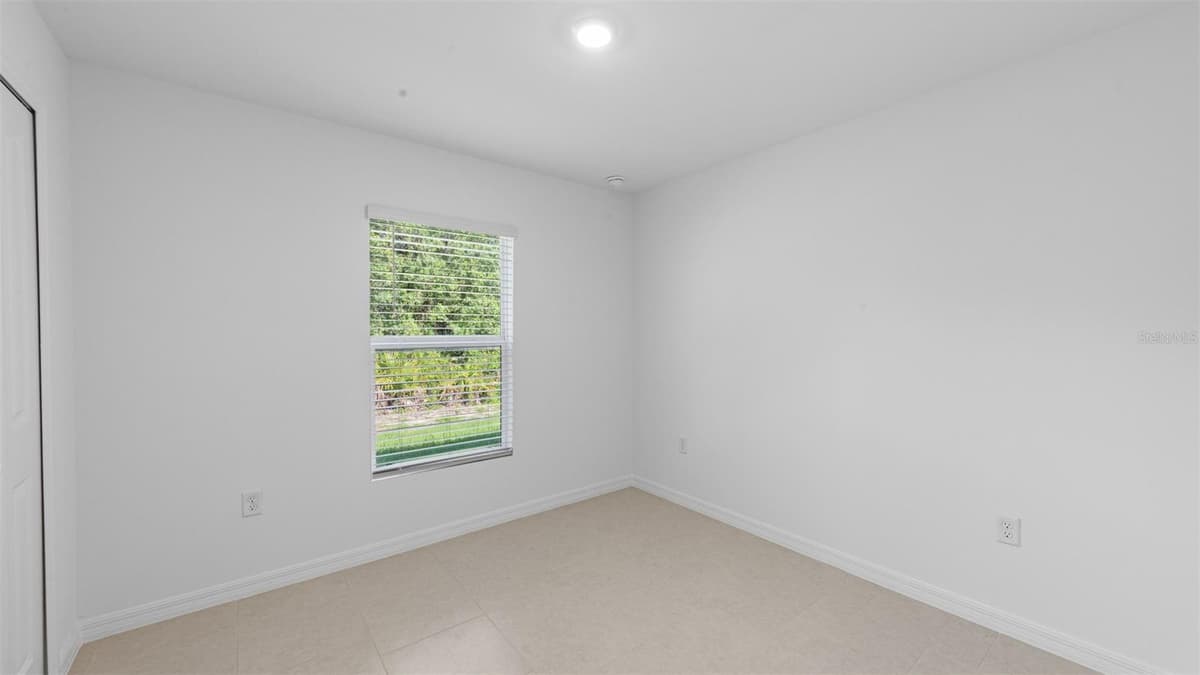 1302 ARROW STREET — photo 6 of 26