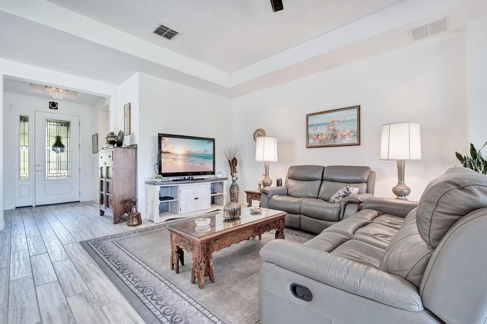 1314 EGGLESTON DRIVE — photo 3 of 37