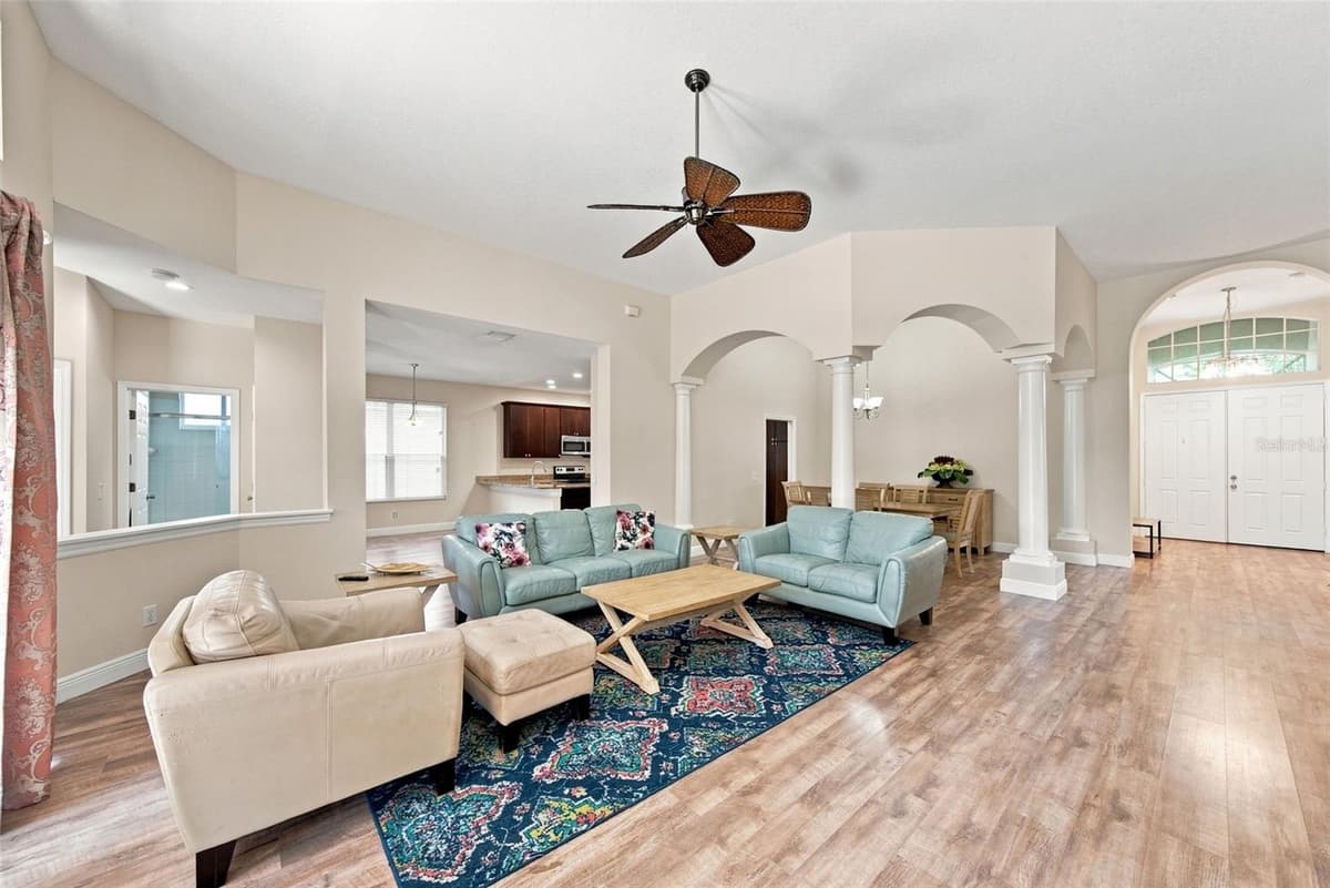 295 LONDONDERRY DRIVE — photo 15 of 35