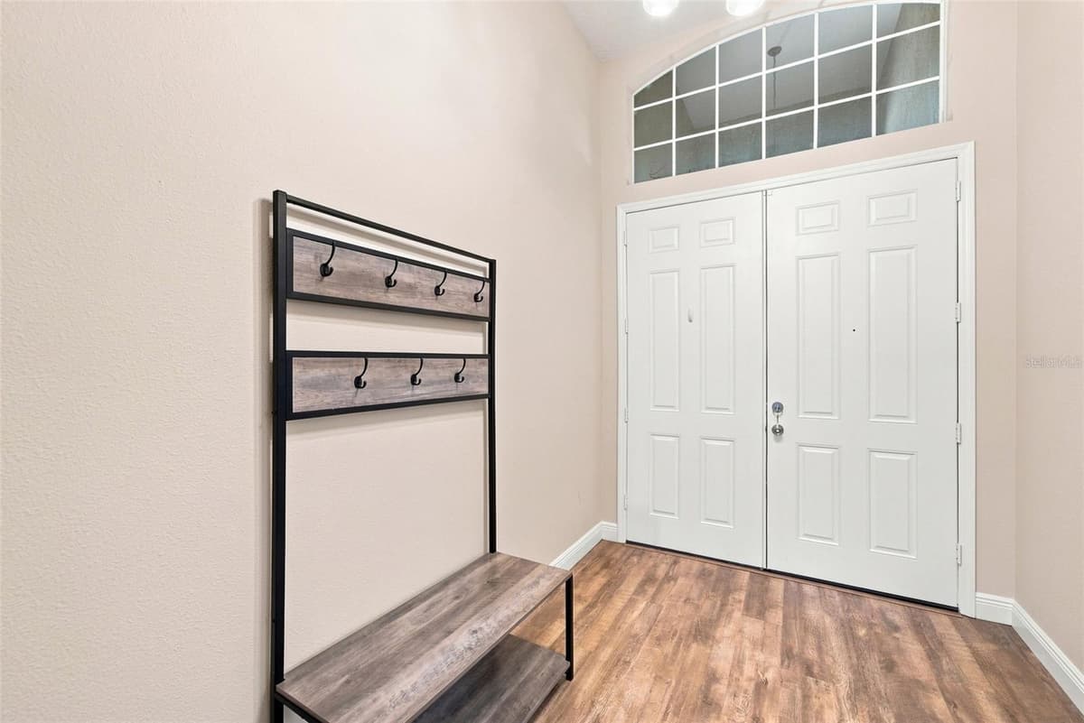 295 LONDONDERRY DRIVE — photo 7 of 35