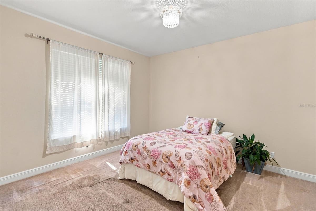 295 LONDONDERRY DRIVE — photo 27 of 35