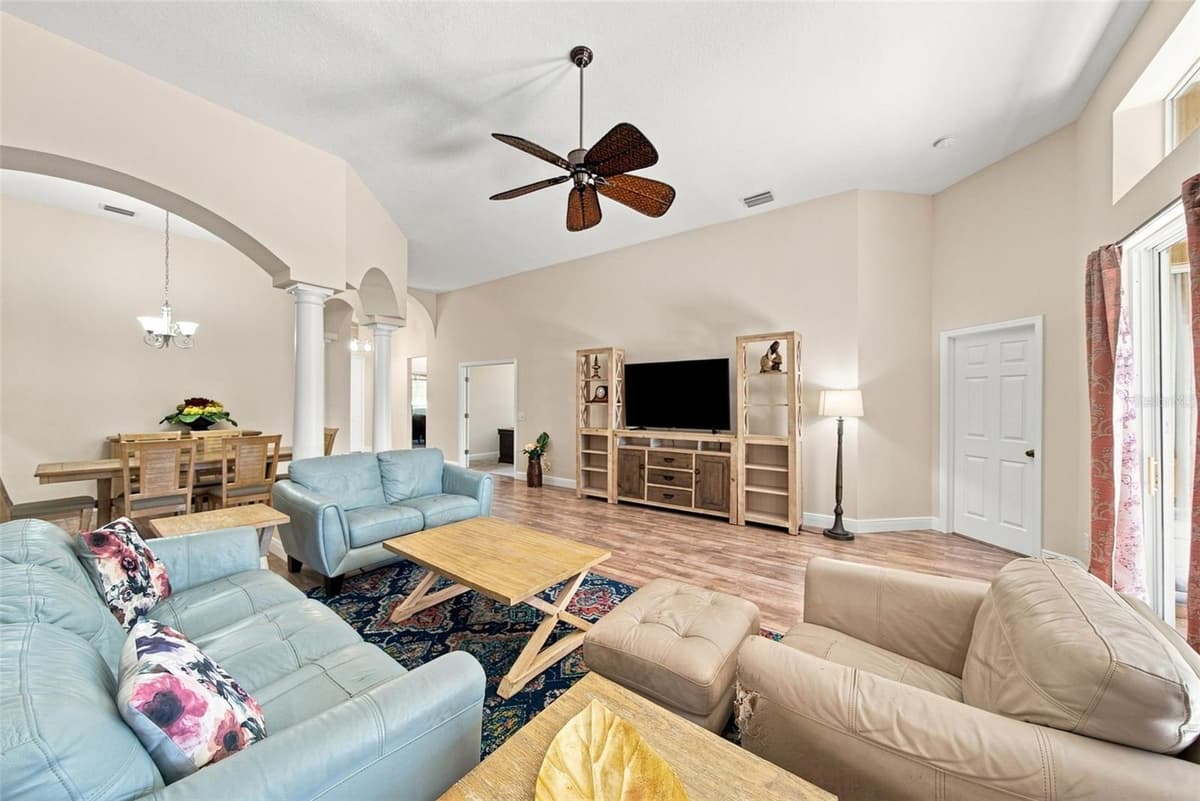 295 LONDONDERRY DRIVE — photo 14 of 35
