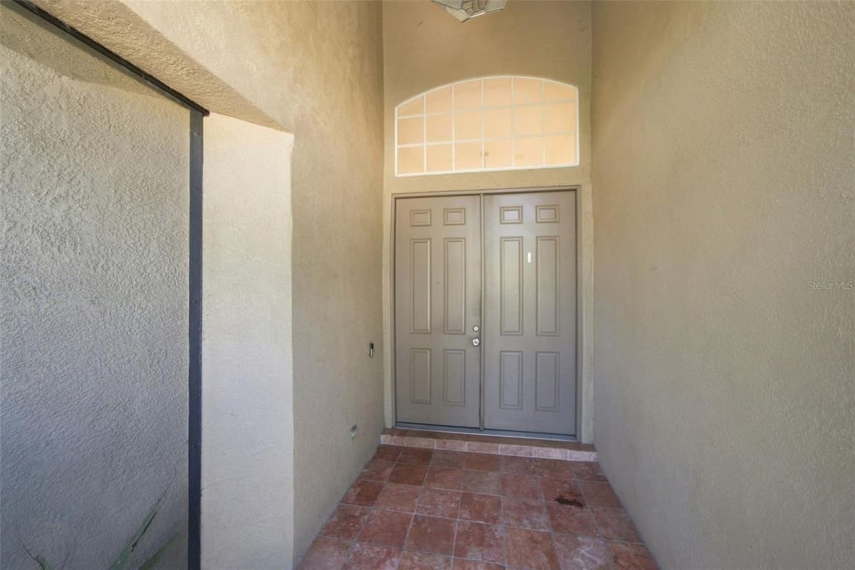 295 LONDONDERRY DRIVE — photo 5 of 35