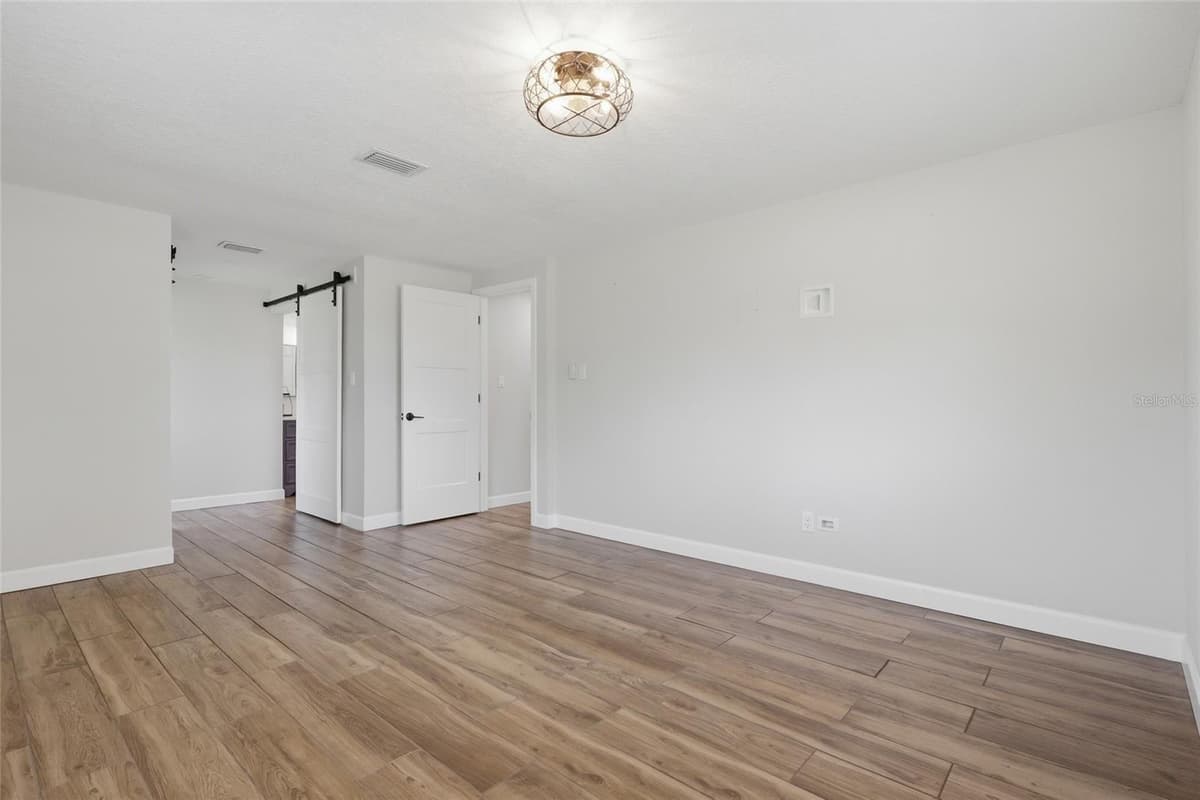 6509 REED DRIVE — photo 11 of 33