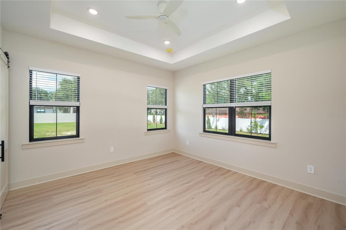 5410 PARKER ESTATES LOOP — photo 13 of 34