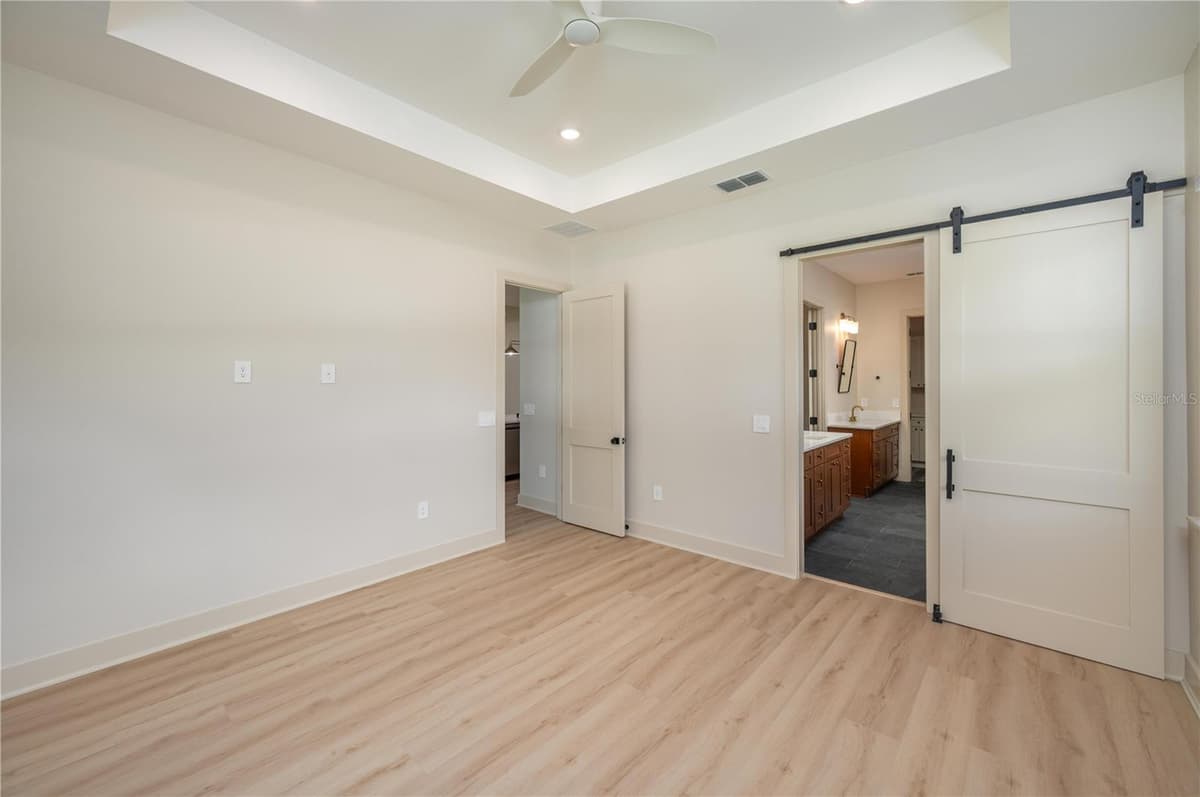 5410 PARKER ESTATES LOOP — photo 12 of 34
