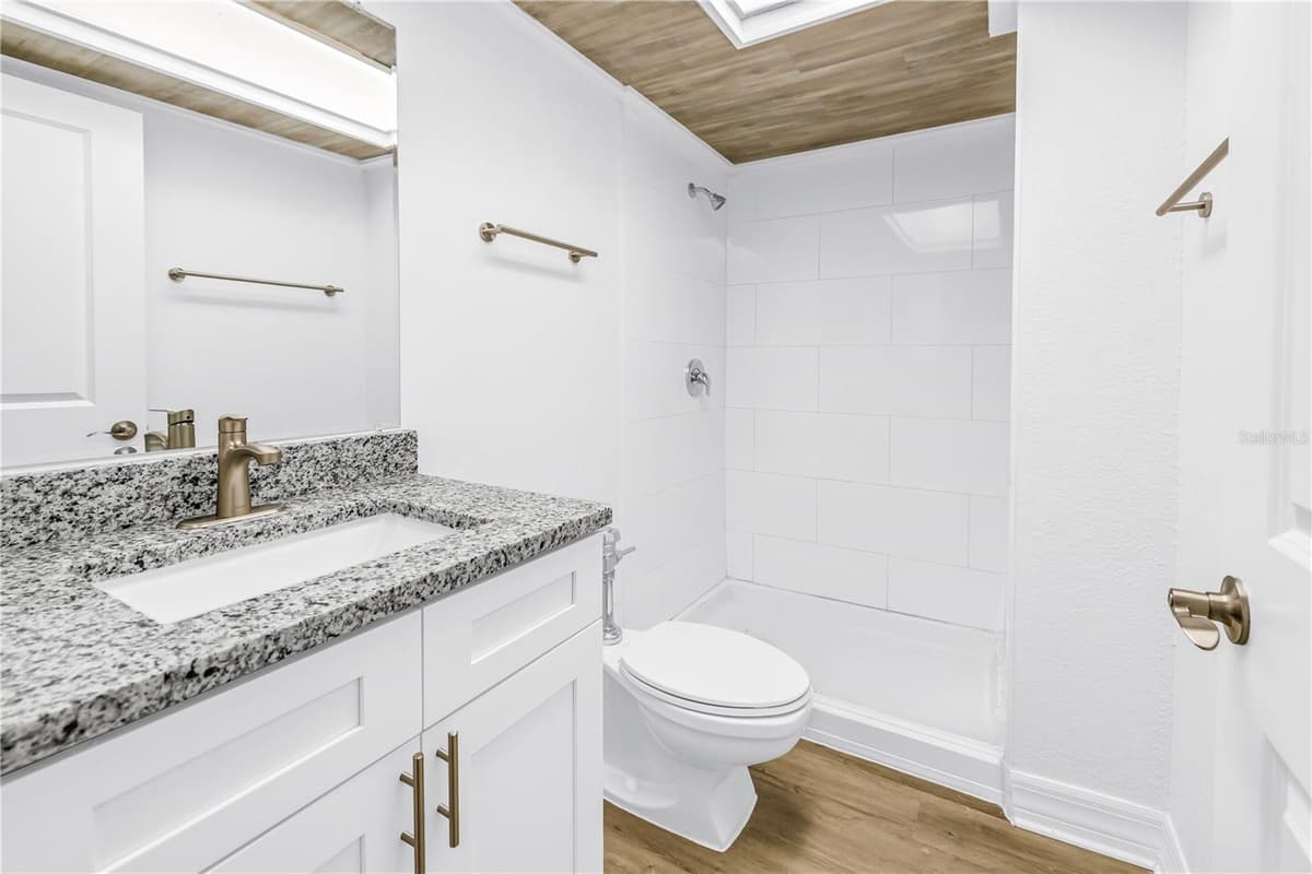 300 64TH AVENUE — photo 13 of 42