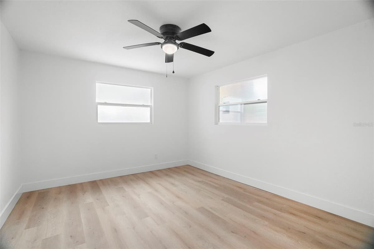 4406 WALLACE AVENUE — photo 26 of 32