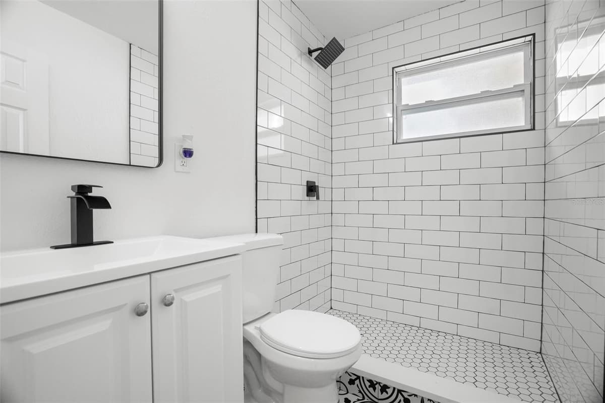 4406 WALLACE AVENUE — photo 14 of 32
