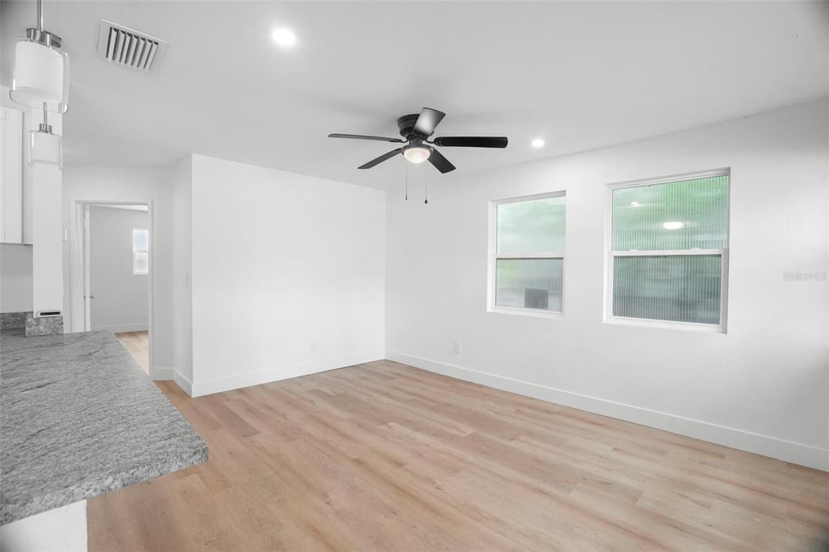 4406 WALLACE AVENUE — photo 17 of 32