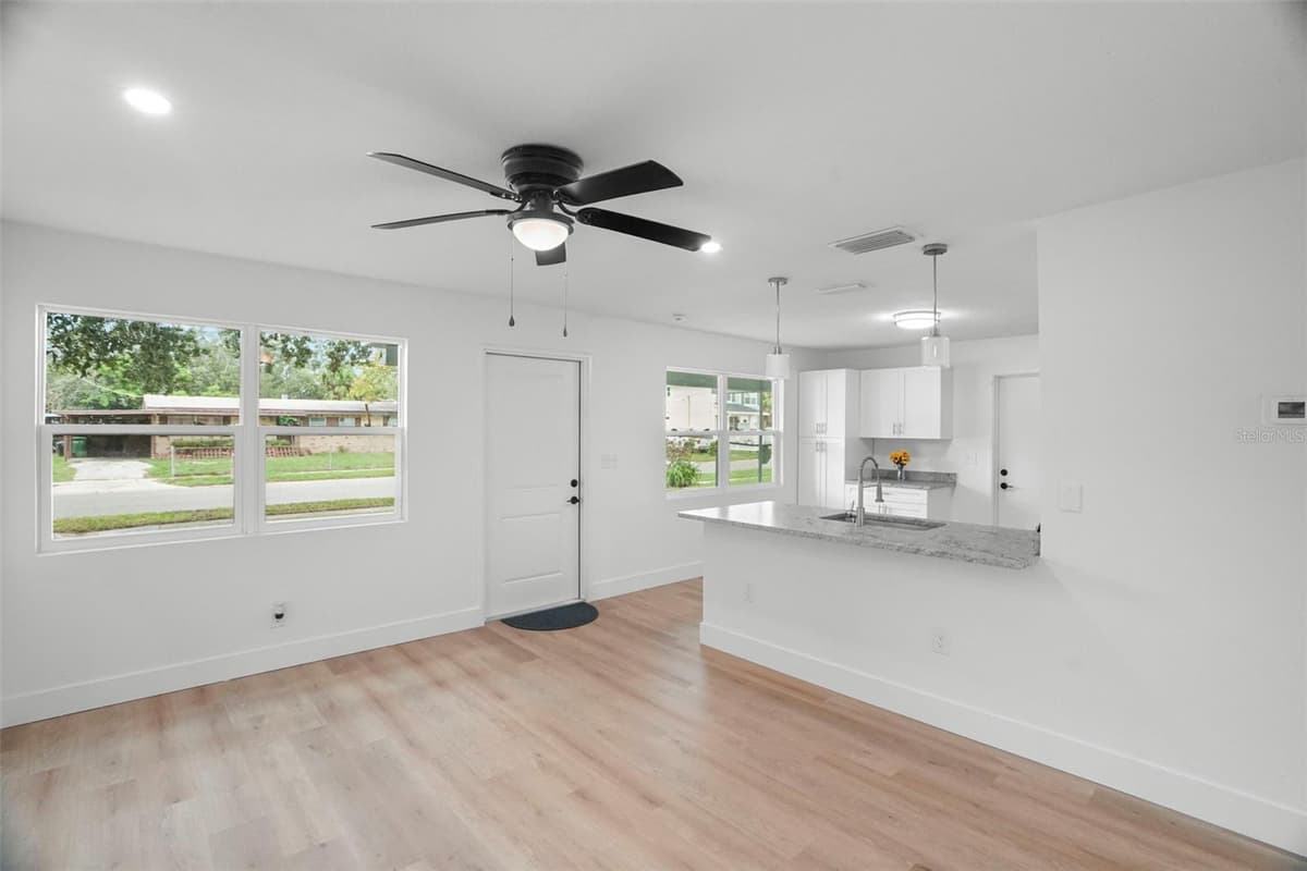 4406 WALLACE AVENUE — photo 11 of 32