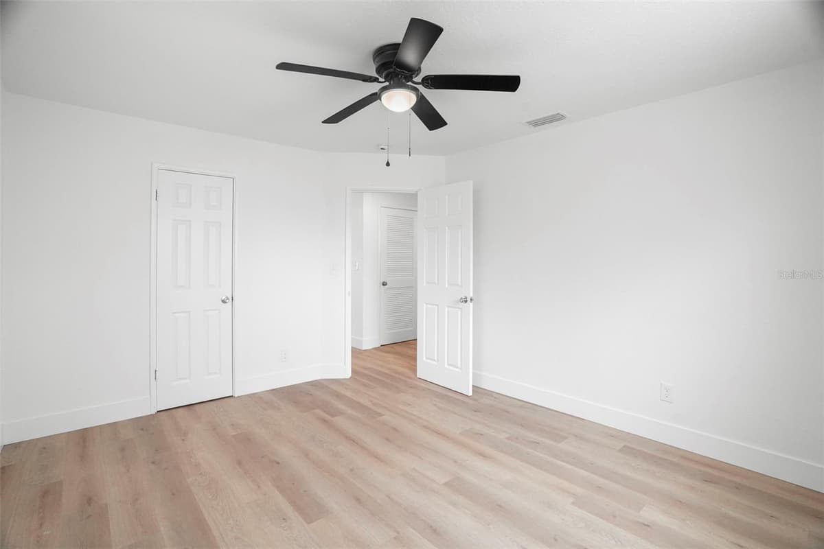4406 WALLACE AVENUE — photo 27 of 32